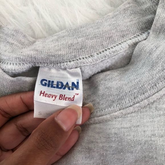 Gildan heavy blend sweatshirt. Size S - Picture 6 of 6